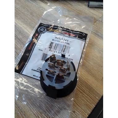 CONTACTEUR A CLE 7BROCHES / 5...