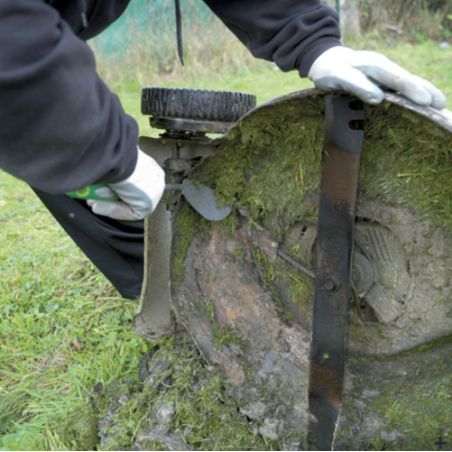 SPATULE NETTOYAGE CARTER DE TONDEUSE