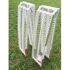 PAIRE DE RAMPES PLIANTES GRILLAGEE - L: 227 CM ET CHARGE 450 KG